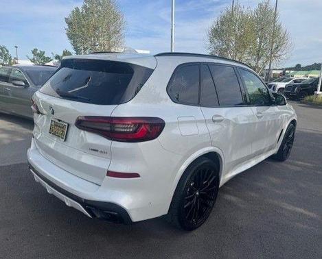 Mineral White Metallic 2022 BMW X5 xDrive40i
