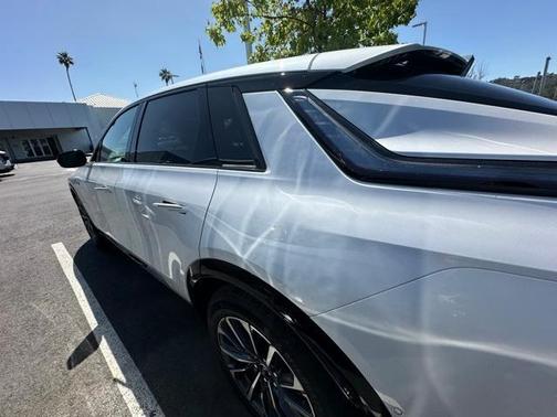 2025 Cadillac LYRIQ Sport