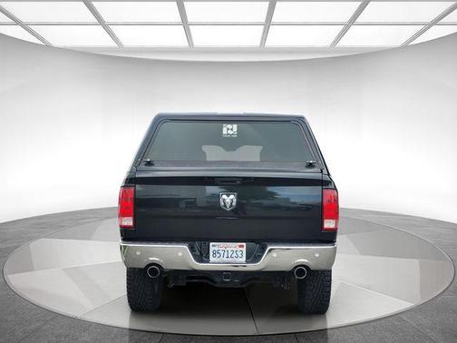 Brilliant Black Crystal Pearlcoat 2017 RAM 1500 Big Horn