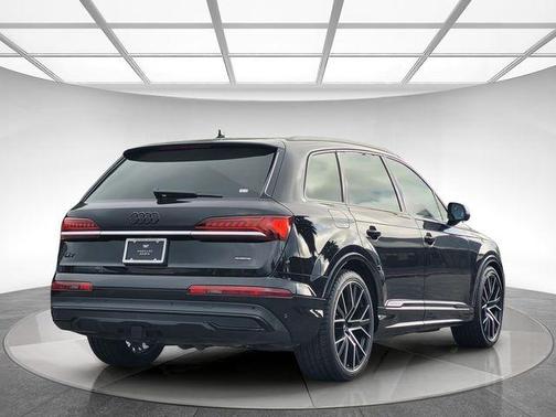 2021 Audi Q7 55 Prestige