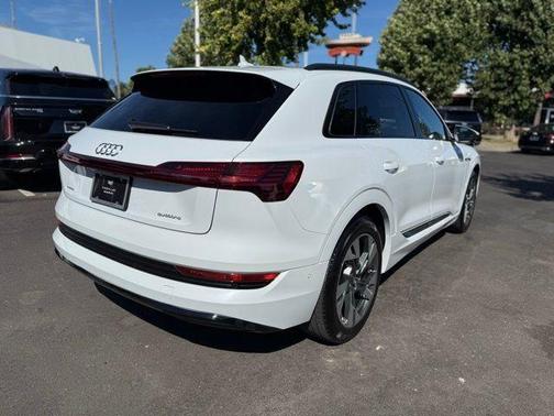2021 Audi e-tron Premium