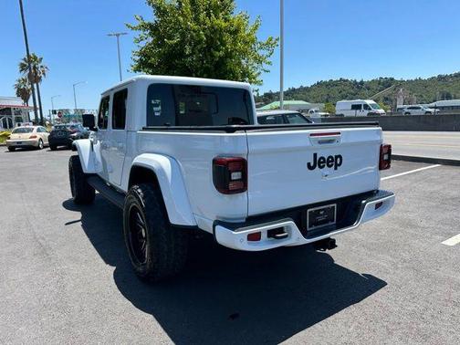 2023 Jeep Gladiator Overland