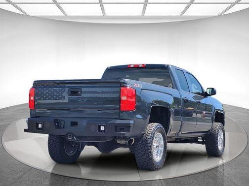 Graphite Metallic 2017 Chevrolet Silverado 1500 LT