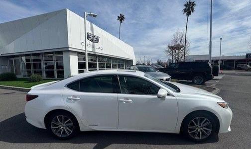 2016 Lexus ES 300h Base