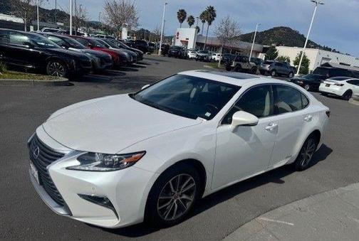 2016 Lexus ES 300h Base