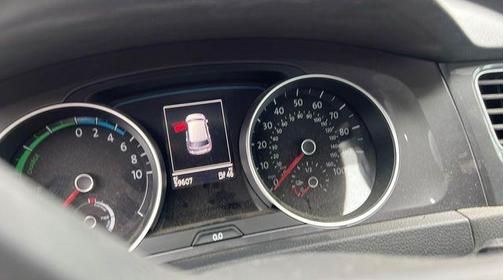 2016 Volkswagen e-Golf SE