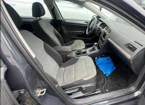 2016 Volkswagen e-Golf SE