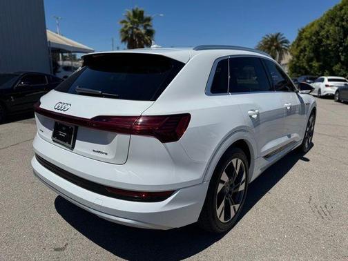 2021 Audi e-tron Premium