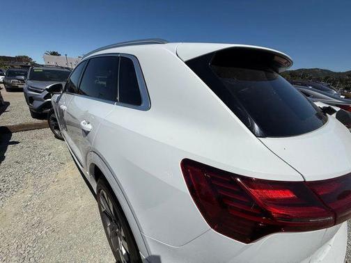 2021 Audi e-tron Premium