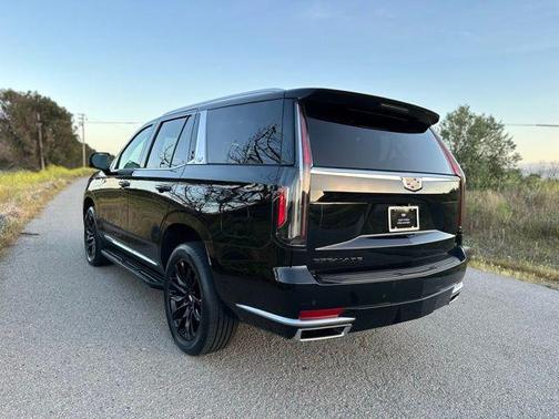 2022 Cadillac Escalade Luxury