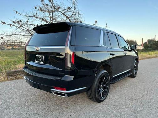 2022 Cadillac Escalade Luxury