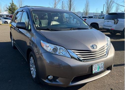 2017 Toyota Sienna XLE Premium