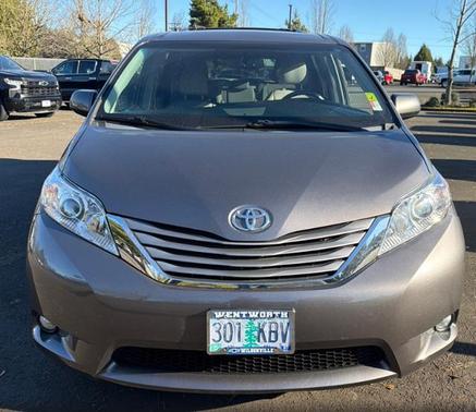 2017 Toyota Sienna XLE Premium