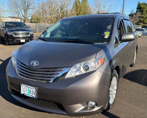 2017 Toyota Sienna XLE Premium