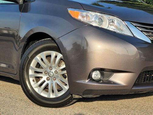 2017 Toyota Sienna XLE Premium