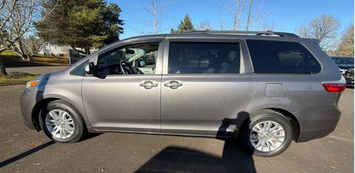 2017 Toyota Sienna XLE Premium