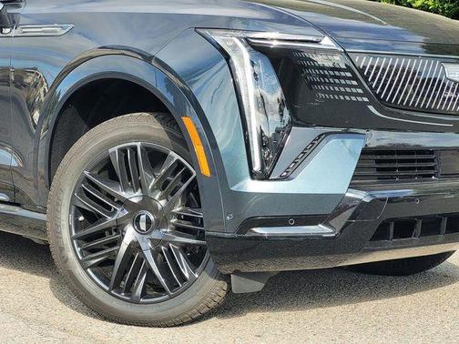 2025 Cadillac Escalade IQ Sport 2