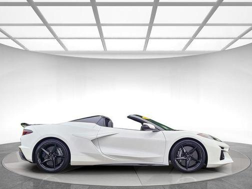 2025 Chevrolet Corvette E-Ray