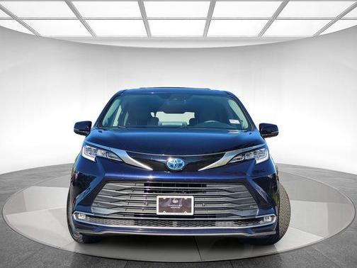 2024 Toyota Sienna Limited
