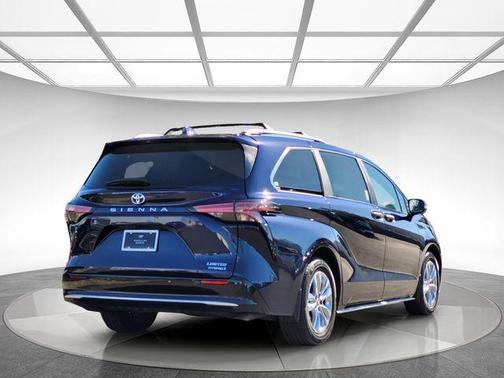 2024 Toyota Sienna Limited