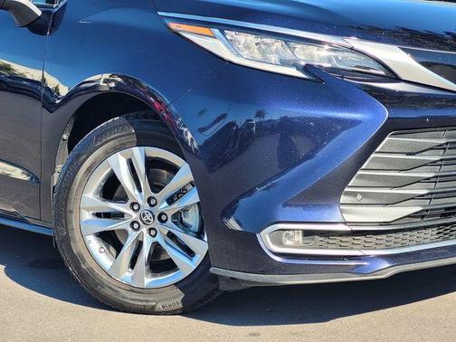 2024 Toyota Sienna Limited