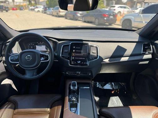 2022 Volvo XC90 Recharge Plug-In Hybrid T8 Inscription Extended Range 7P