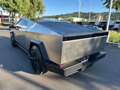 2024 Tesla Cybertruck Cyberbeast