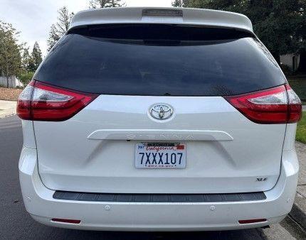 2017 Toyota Sienna XLE Premium