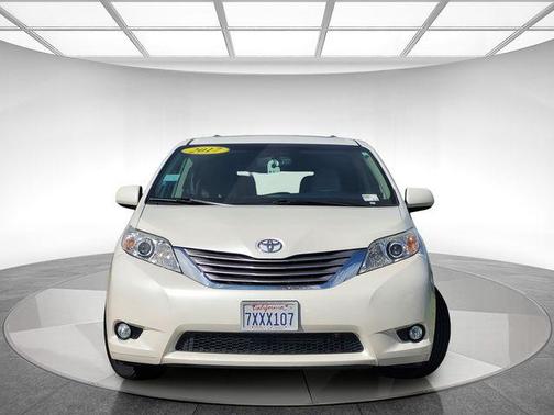 2017 Toyota Sienna XLE
