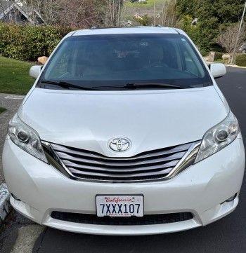 2017 Toyota Sienna XLE Premium