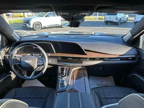 2024 Cadillac Escalade ESV Sport Platinum