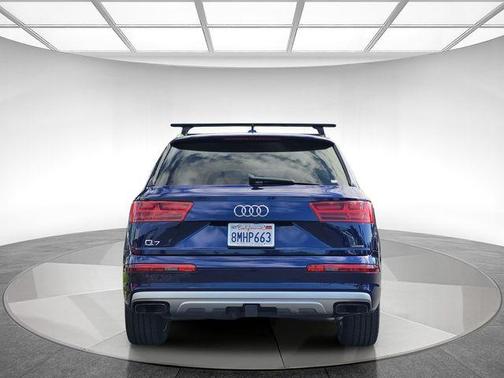 Navarra Blue Metallic 2019 Audi Q7 55 Premium Plus