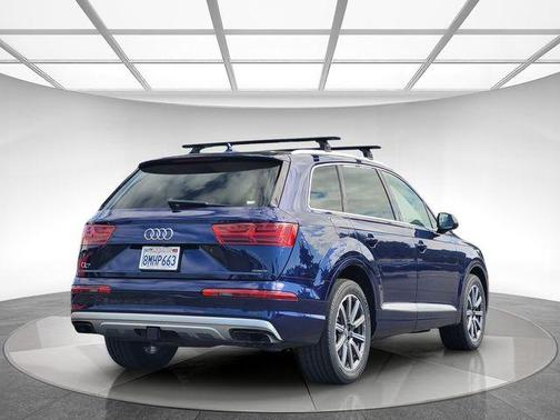 Navarra Blue Metallic 2019 Audi Q7 55 Premium Plus