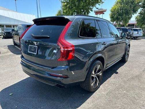 2022 Volvo XC90 Recharge Plug-In Hybrid T8 R-Design Extended Range 7P