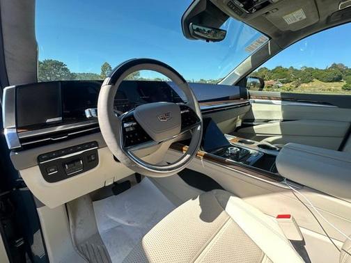 2025 Cadillac Escalade Sport Platinum