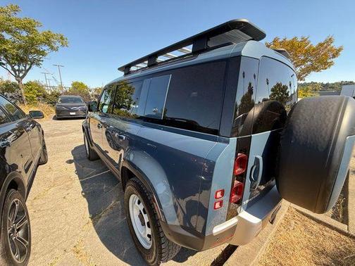 2023 Land Rover Defender 110 Standard