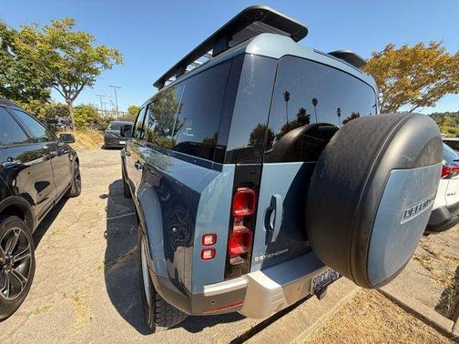 2023 Land Rover Defender 110 Standard