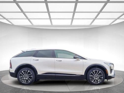 2025 Cadillac OPTIQ Sport
