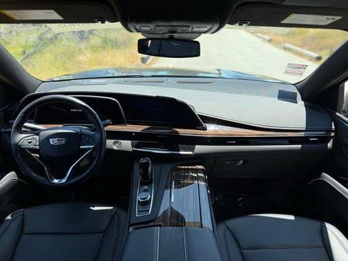 2024 Cadillac Escalade ESV Luxury