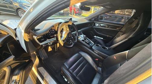 2017 Porsche Panamera Turbo