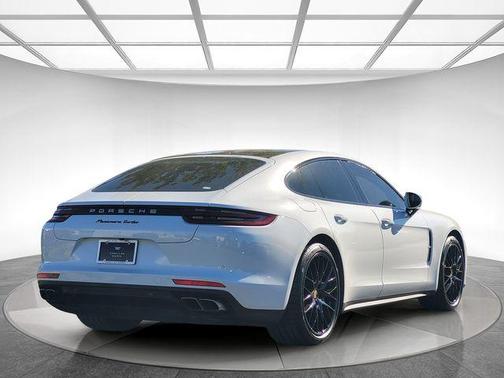2017 Porsche Panamera Turbo