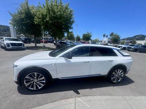Crystal White Tri-Coat 2025 Cadillac LYRIQ Luxury