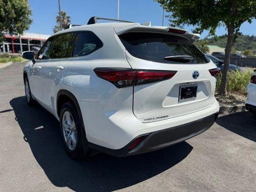 2021 Toyota Highlander Hybrid LE