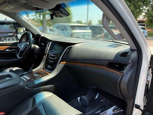 2018 Cadillac Escalade ESV Premium Luxury