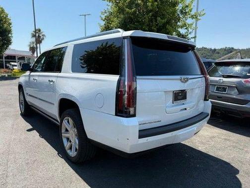 2018 Cadillac Escalade ESV Premium Luxury