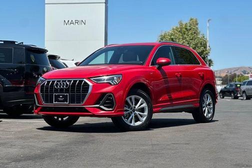 2024 Audi Q3 45 S line Premium
