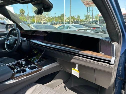 2025 Cadillac Escalade Sport Platinum