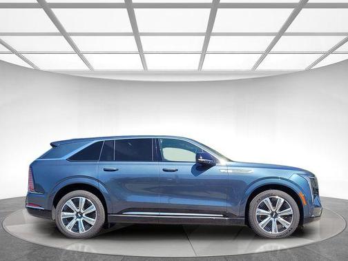 Deep 2025 Cadillac Escalade IQ Luxury 2