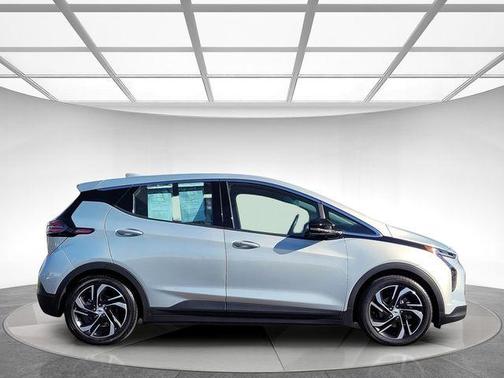 2023 Chevrolet Bolt EV 2LT