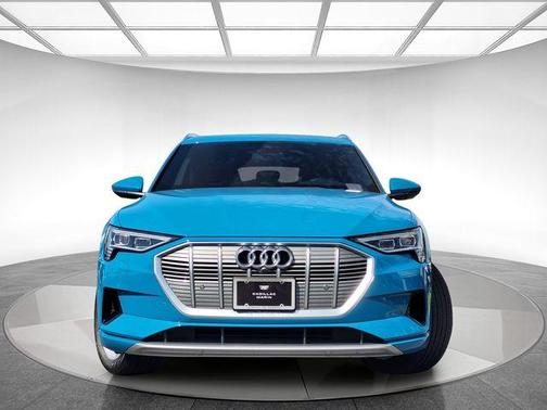 2019 Audi e-tron Premium Plus